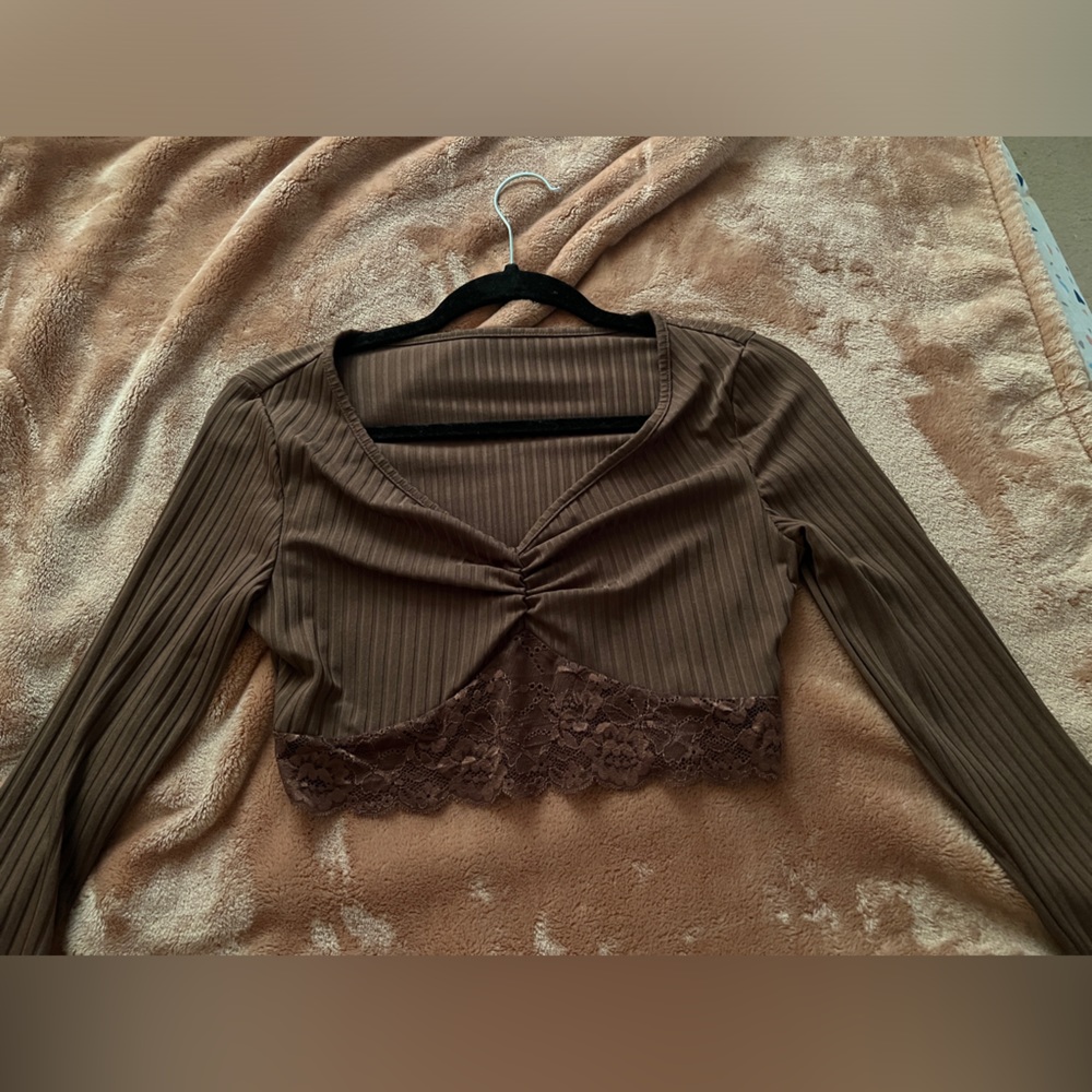 Long sleeve crop top